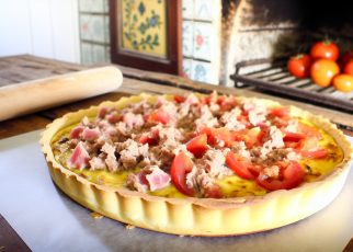 La tarte au thon, tomate et moutarde : une explosion de saveurs pour ravir vos papilles