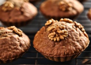 Les secrets pour réussir un gâteau aux noix savoureux et moelleux